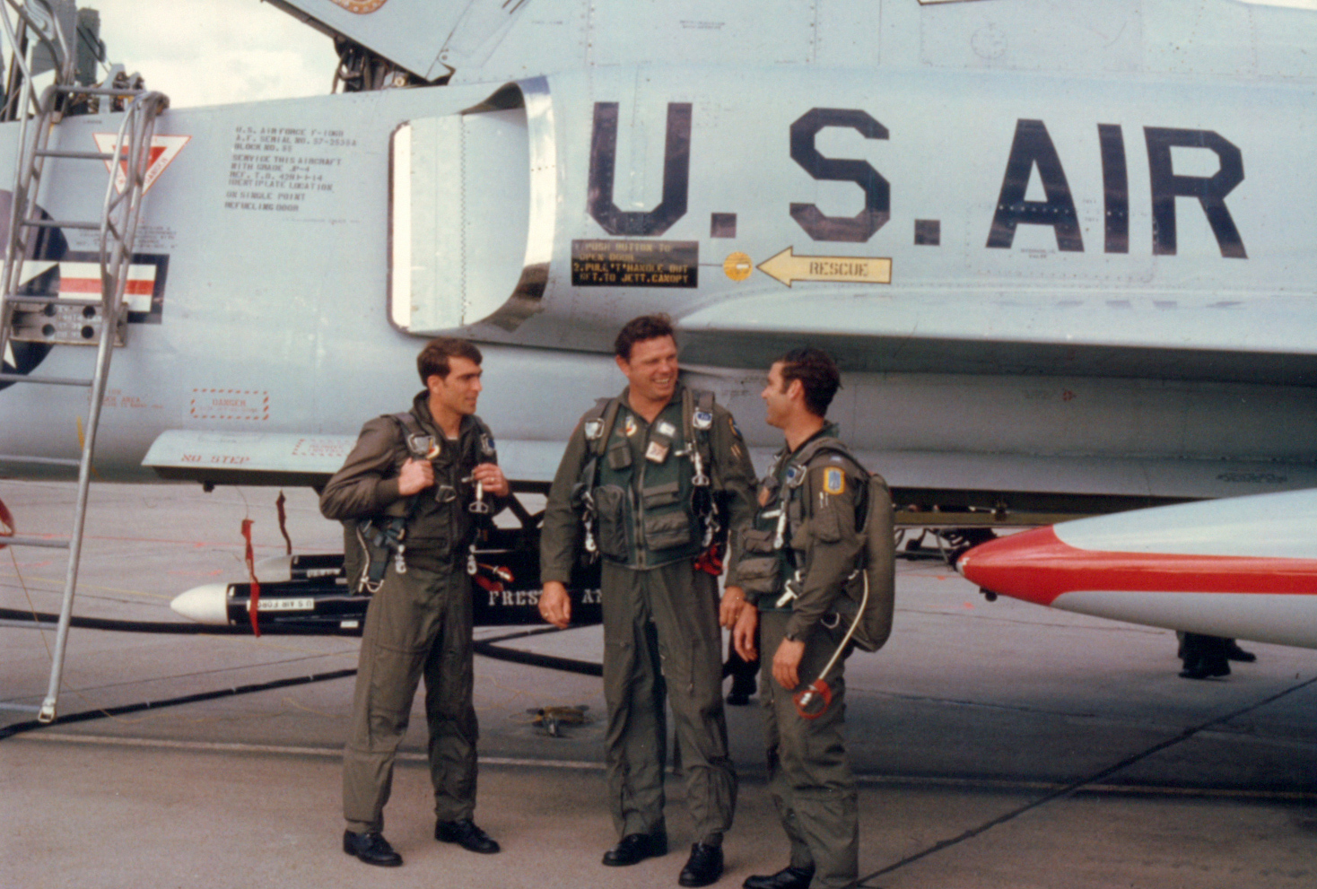 F-106-008