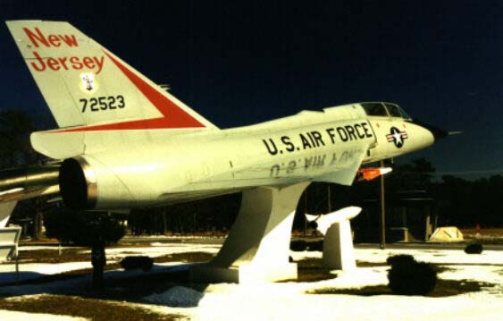 F-106-049